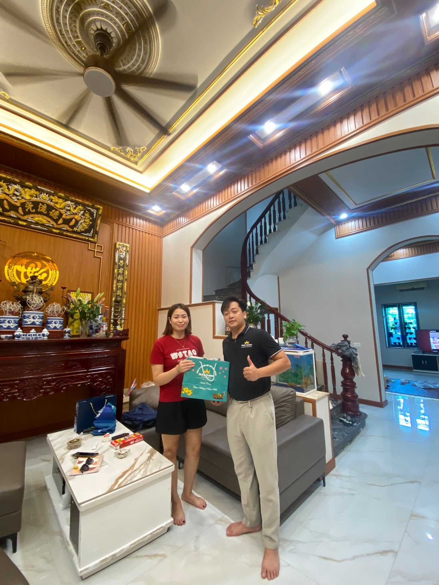 Nghiệm thu bàn giao hệ trần nhựa nano giật cấp biệt thự lộng lẫy, phẳng mịn đạt tiêu chuẩn từ Nội thất Ruby Queen tại Bắc Ninh.
