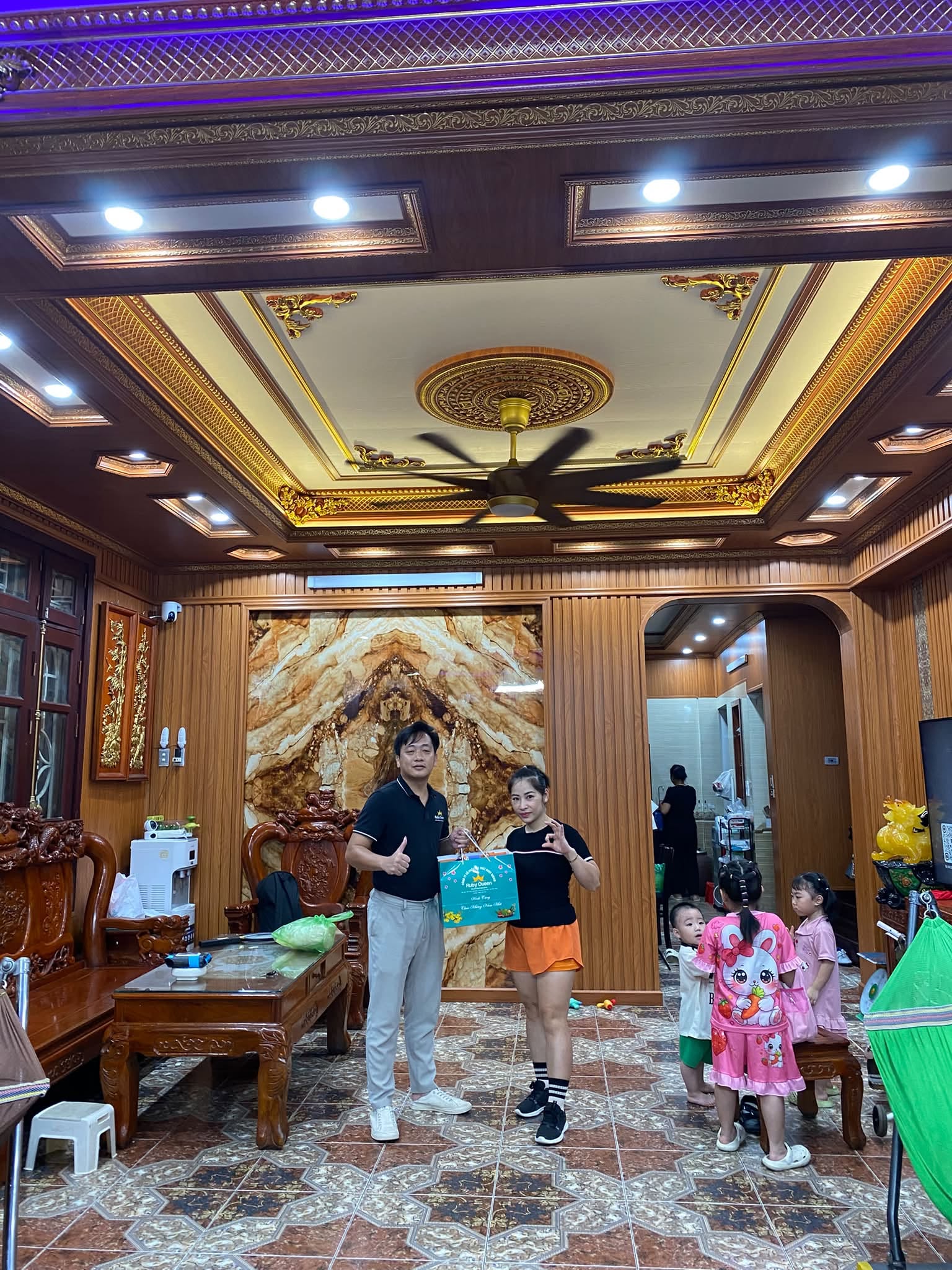 Hệ trần nhựa nano giật cấp hắt ánh sáng LED vàng ấm hoàn thiện phẳng mịn lộng lẫy tại Bắc Ninh.