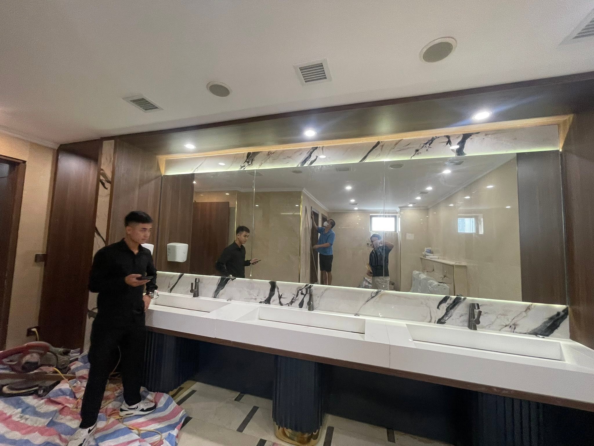 Thi công tấm ốp nano trọn gói tại Tiên Du Bắc Ninh phẳng mịn sang trọng từ Nội thất Ruby Queen.